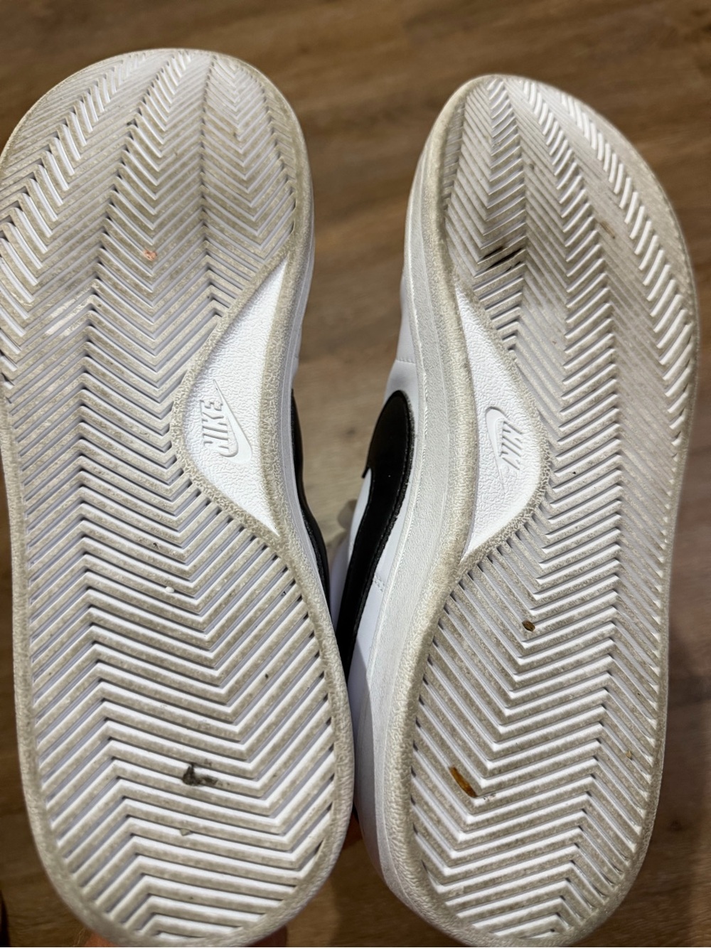 Nike Men's Court Royale 2 Mid High Top Casual Sneakers White Size 10 - Picture 10 of 12